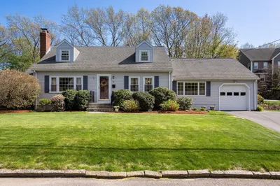 38 Old Colony Rd 1