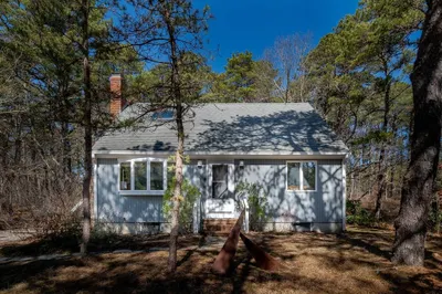 125 Governor Foss Dr 1