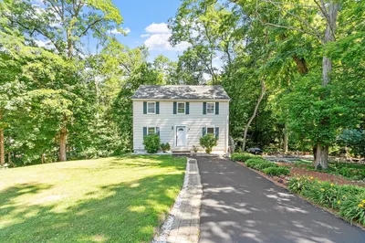21 Tiverton Ave 1