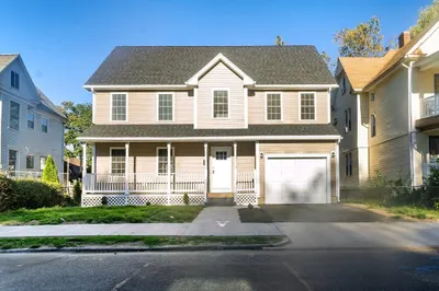 55 Montrose St 1