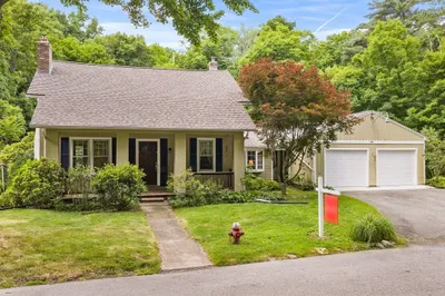 62 Circle Rd 1