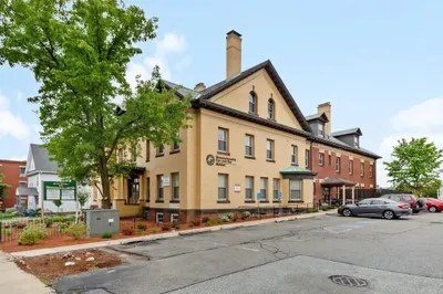 578 Main Street #202B 1