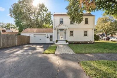 18 Clairmont St
