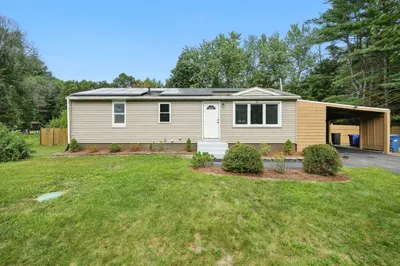 4 Metacomet Cir 1