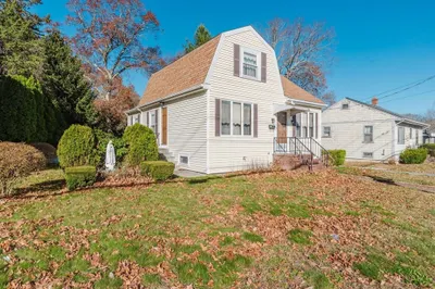 153 Oak St
