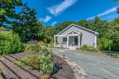 1545 Main St