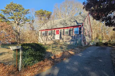 24 Williams Ave