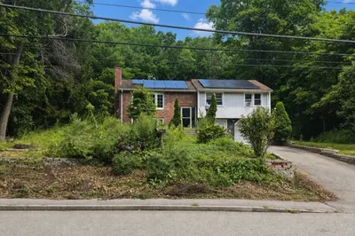 246 Pleasant Street 1