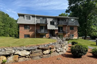 176 Maple Ave #4-1