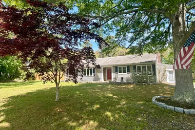 17 Kensington Dr 1