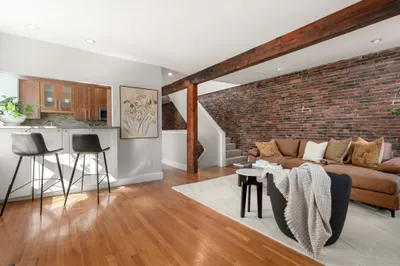 19 Albemarle St #4 1