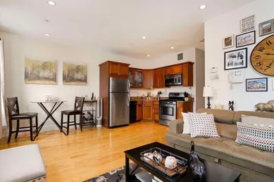 8 Garden Court #7