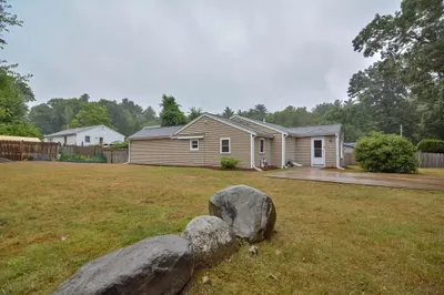 14 Laurel Rd