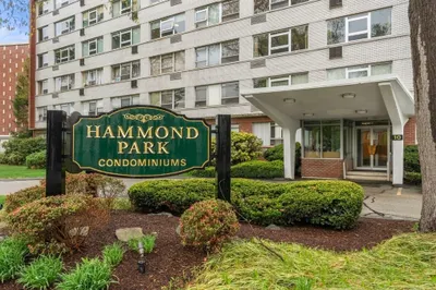 10 Hammond Pond Parkway #305