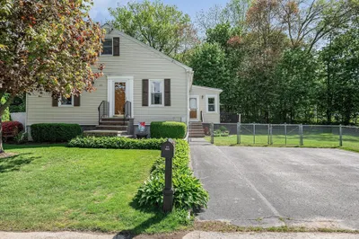 31 Iona Ave
