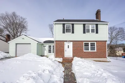 24 Bossi Ave 1