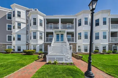 15 Park Ave #211 1