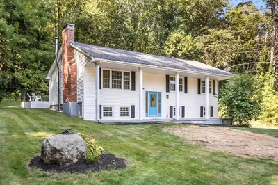 6 Hemlock Dr