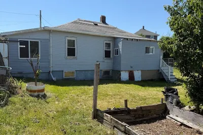576 Sea St 1