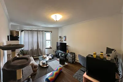 435 Walnut Ave #8 1