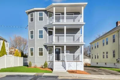 34 Saint Joseph Avenue 1