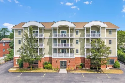 328 Copeland Street #3E 1