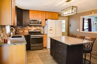 25 Debbie Dr 1