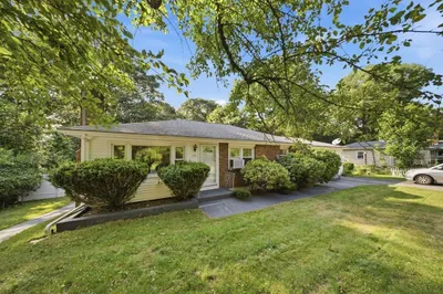 330 Lake St 1
