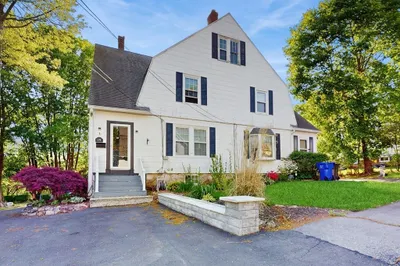 19 Oak St