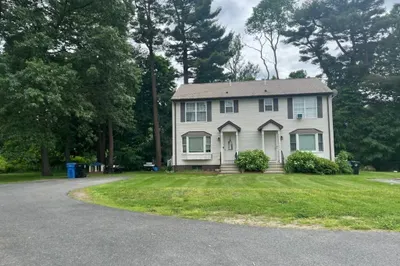 2 Lyons Ln #2 1