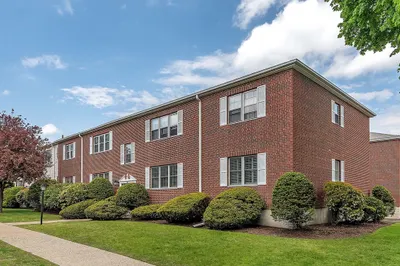 198 Lake Shore Road #2 1