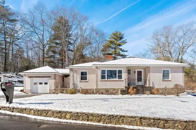 1 Villa Dr 1