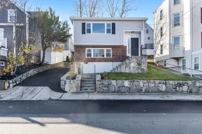 105 Bellingham Ave 1