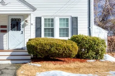 19 Pocasset Ave