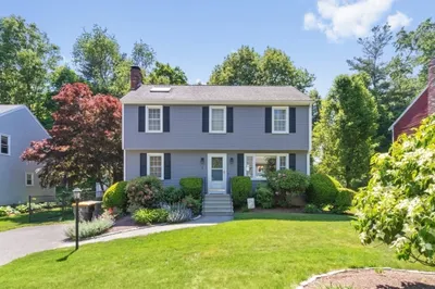 5 Perry Henderson Dr 1