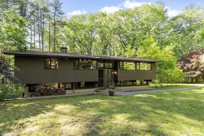 157 Carleton Rd