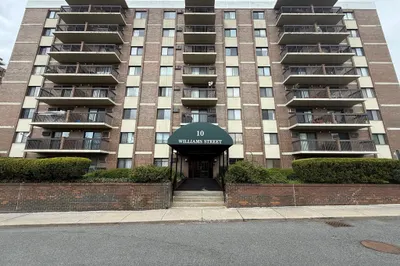 10 Williams St #34 1