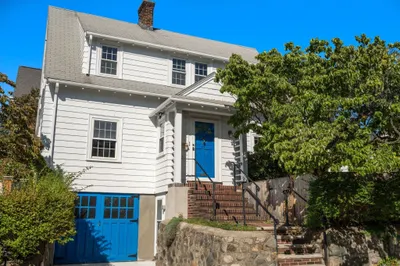 61 Tesla Ave 1