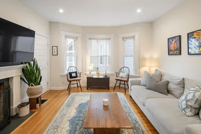 28 Thornley St #1