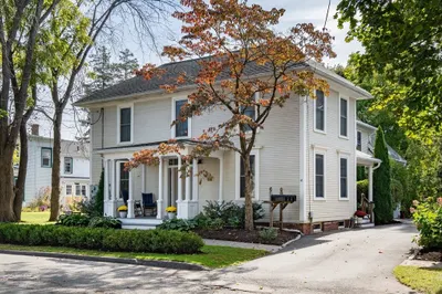51a Phillips Pl #1 1