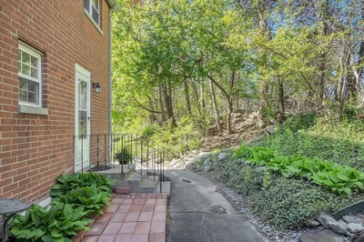 47 Village Green Dr #47