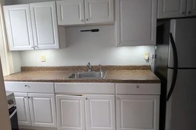 1 Sutton Street #2W 1