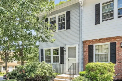 32 Mountainshire Dr #32