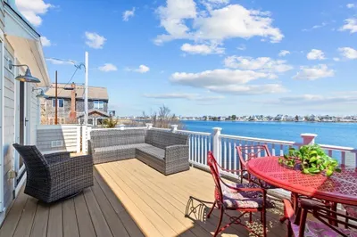 10-12 Smith St