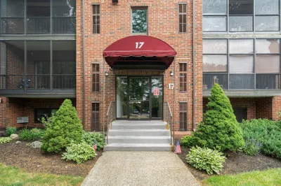 221 Oak St #17-12 1