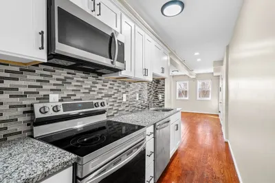 223 Clinton St #16
