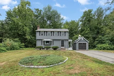 25 Foxtail Rd 1