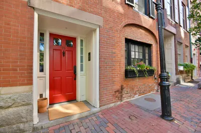 70 Myrtle St 1