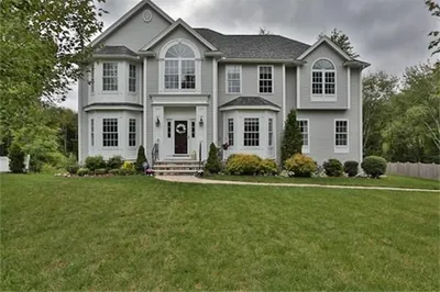 5 Riverfront Drive 1