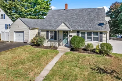 17 Thayer Ave 1
